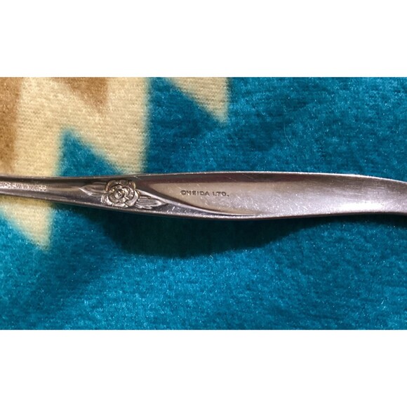 Oneida Ltd Stainless Premier La Rose Serving Spoon Server Wm A. Rogers - Picture 7 of 10